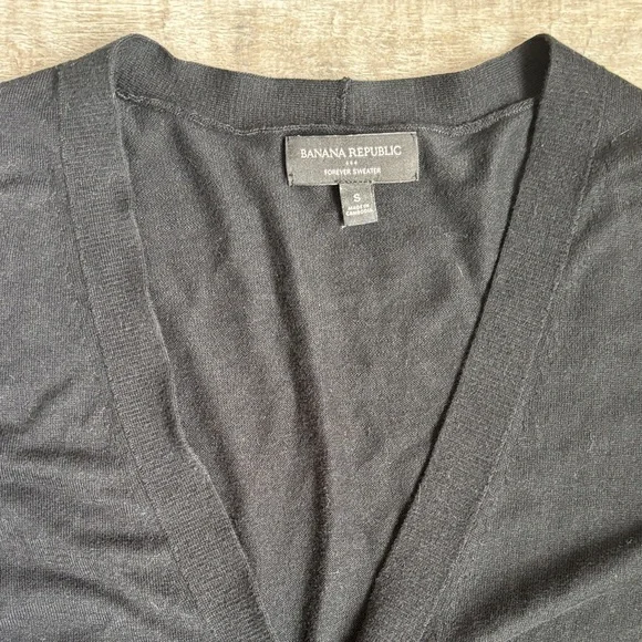 Banana Republic Classic Black V-Neck Cardigan - Picture 3 of 6
